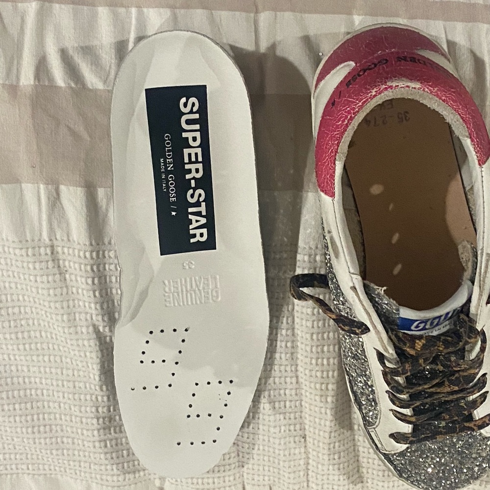 Golden goose super stars. Pass port, box, and dust bag included. Only l tried on - Picture 7 of 7